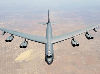 US B-52 Bomber Crashes Shortly After Takeoff