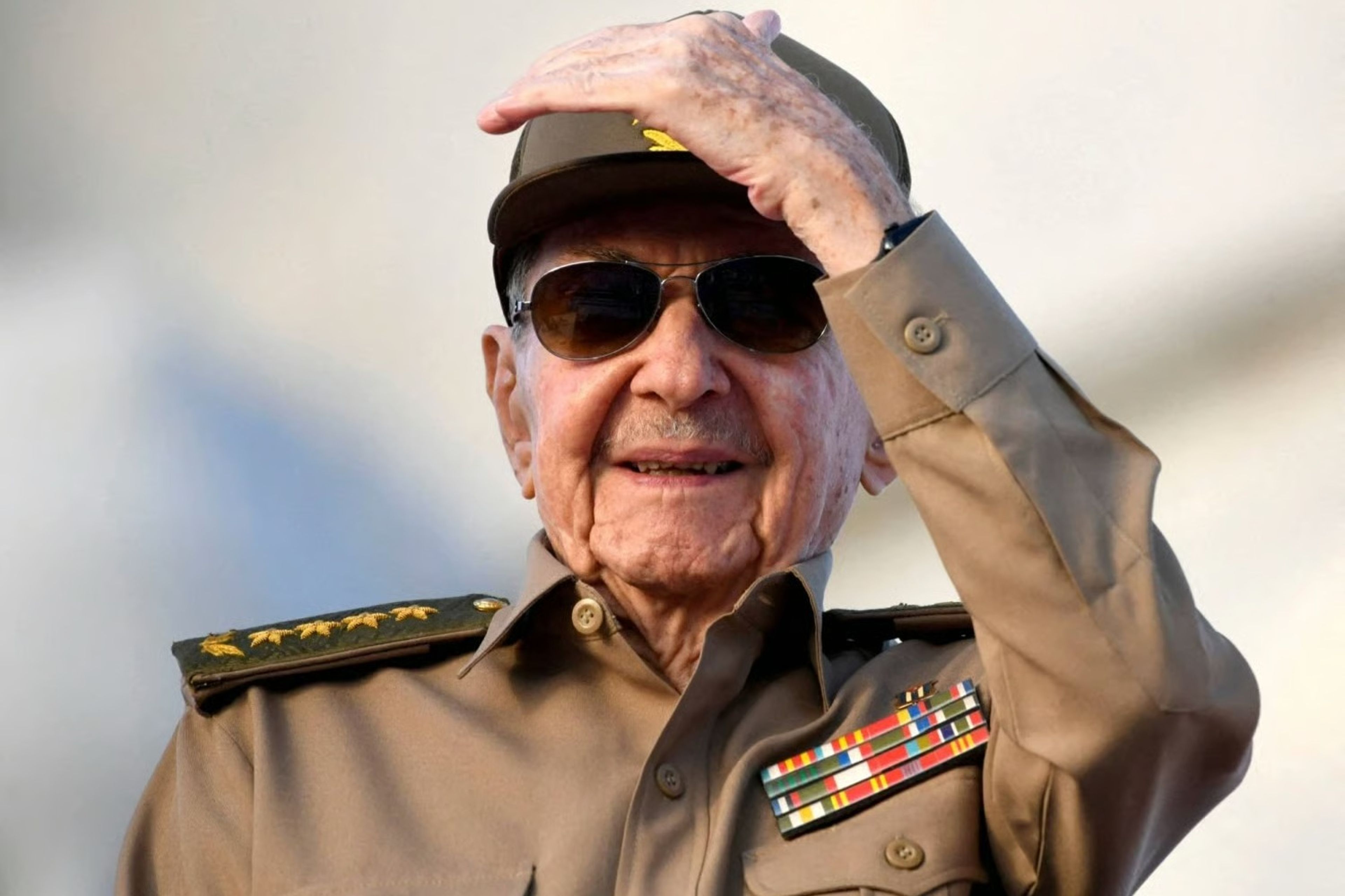ABD'nin cinayetle suçladığı Küba eski lideri Raul Castro haftalar sonra halk içinde