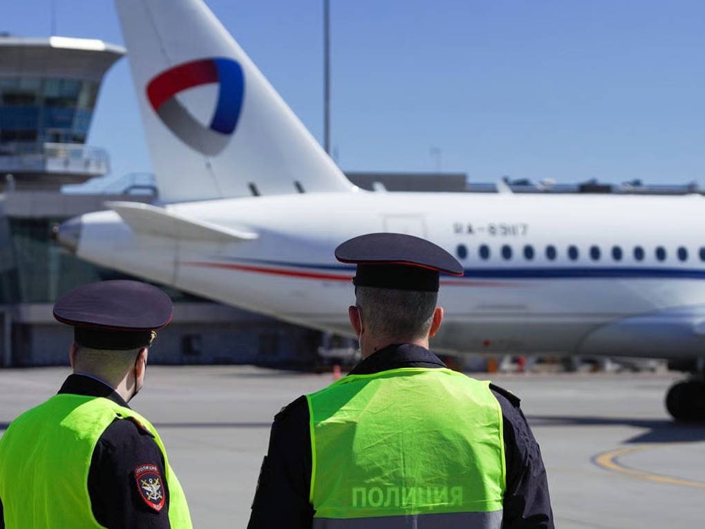 Drone Threat Forces Russia to Cancel or Delay 2,000 Flights