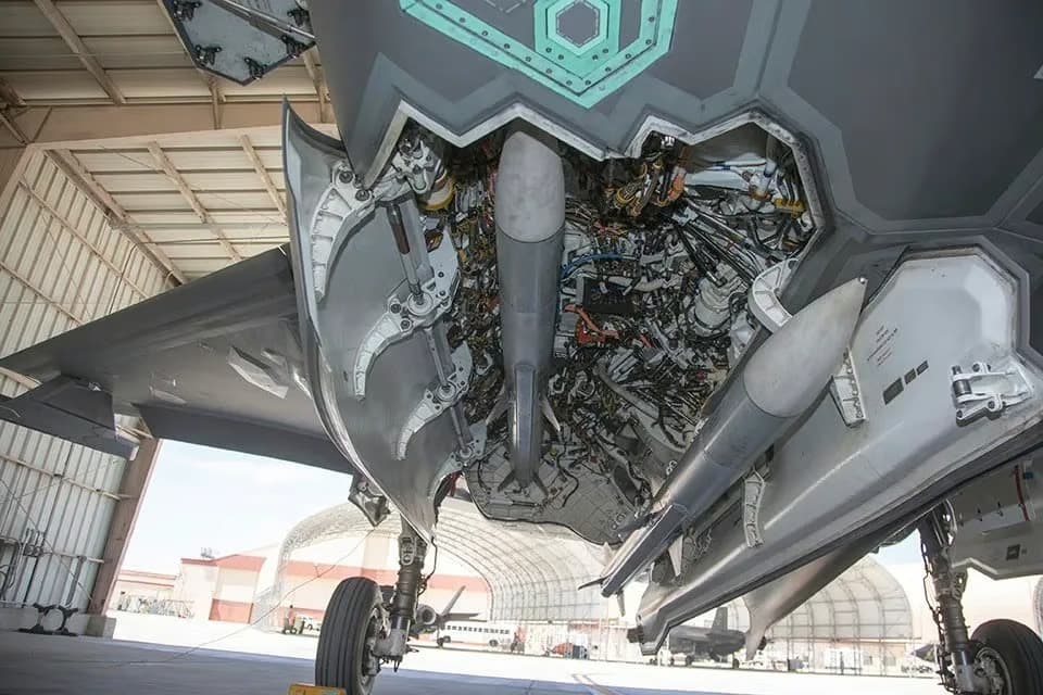 ABD Hava Kuvvetleri, F-22 Raptor ile AMRAAM füzesinde rekor kırdı