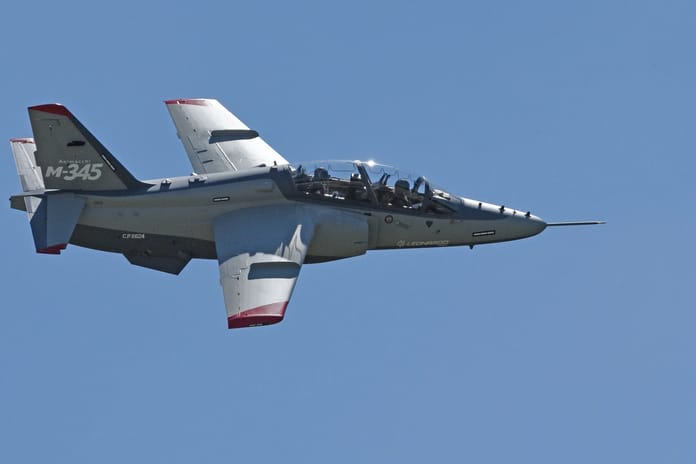 İtalyan Hava Kuvvetleri Leonardo'nun eğitim uçağını hizmete aldı