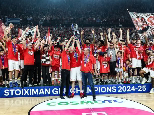 Olympiakos, Panathinaikos'u devirerek Yunanistan Basketbol Ligi şampiyonu oldu: Serideki gergin anlar ve Ergin Ataman'ın tepkisi