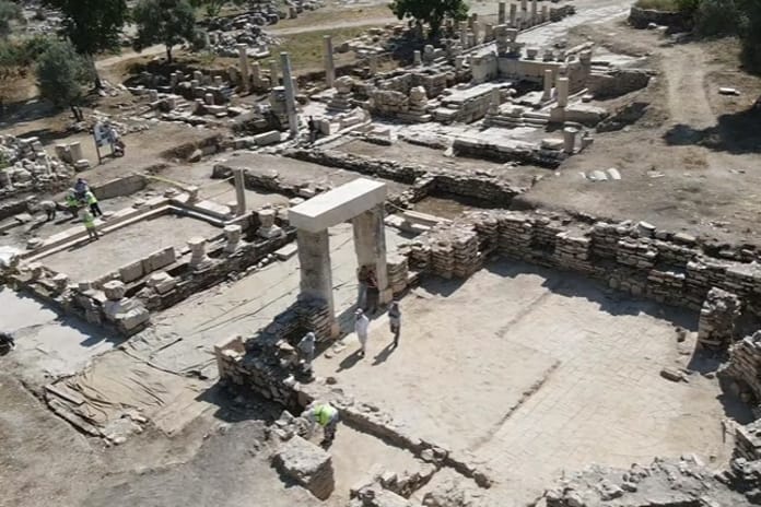 Gladyatörler şehri Stratonikeia'nın ihtişamlı kütüphanesi gün yüzüne çıkıyor