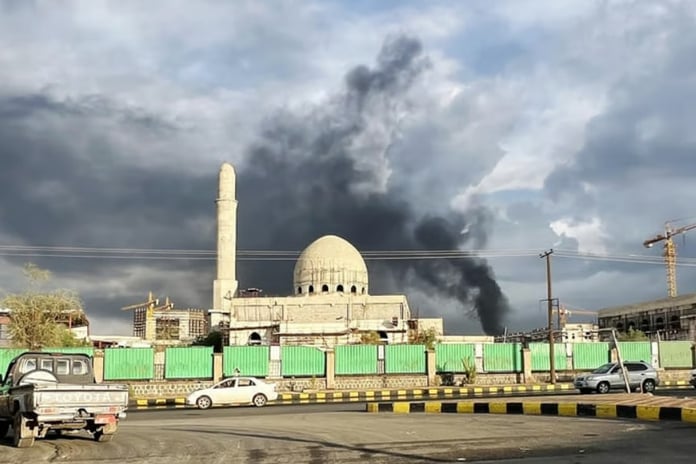 İsrail Yemen'in başkenti Sana'ya hava saldırısı düzenledi