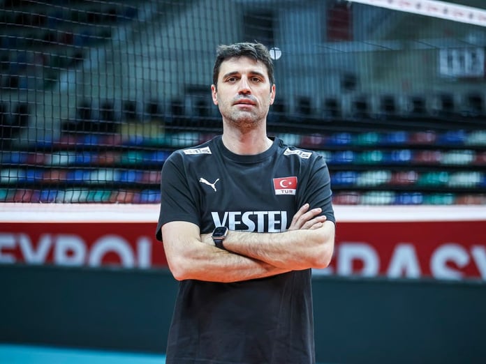 TVF duyurdu: A Milli Erkek Voleybol Takımı'nda başantrenör Umut Çakır dönemi sona erdi
