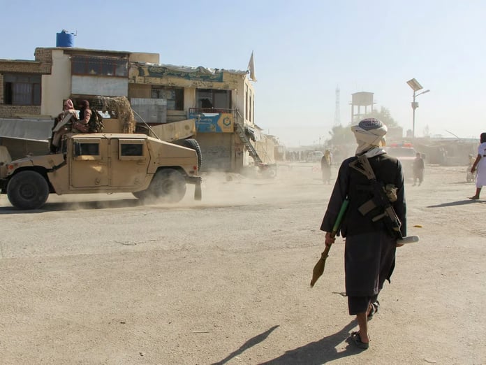 Sınırda misilleme: Afganistan 14 Pakistan askerinin öldürüldüğünü duyurdu