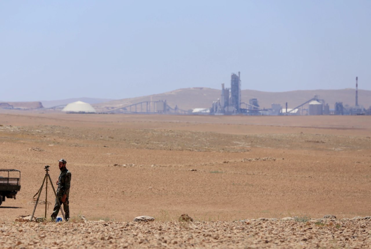 Terörü finanse eden Fransız Lafarge'ın tesisleri görüntülendi