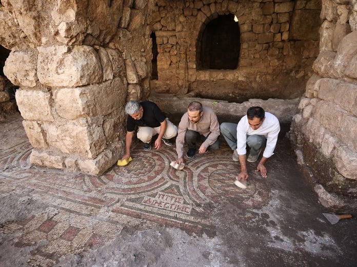 Mardin'de tarihi değirmenin altından 1500 yıllık mozaik çıktı