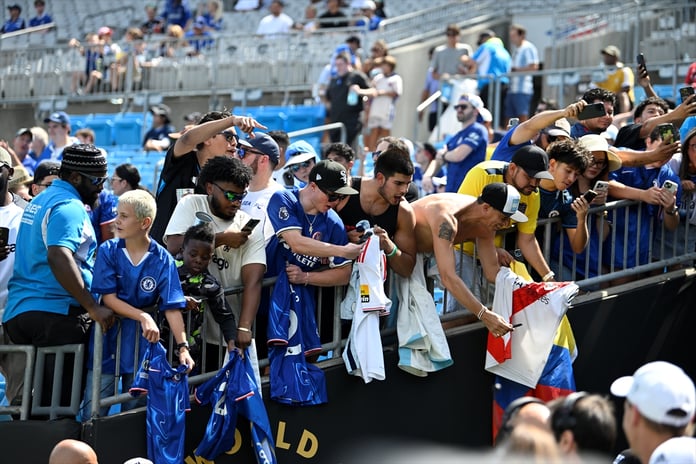 Chelsea uzatmalarda turladı