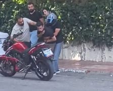 Boğazına şeker kaçtı motosikletlinin Heimlich manevrasıyla kurtuldu