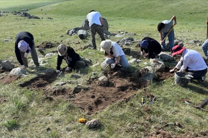 Moğolistan'da konargöçer toplumların mezarları kazılıyor