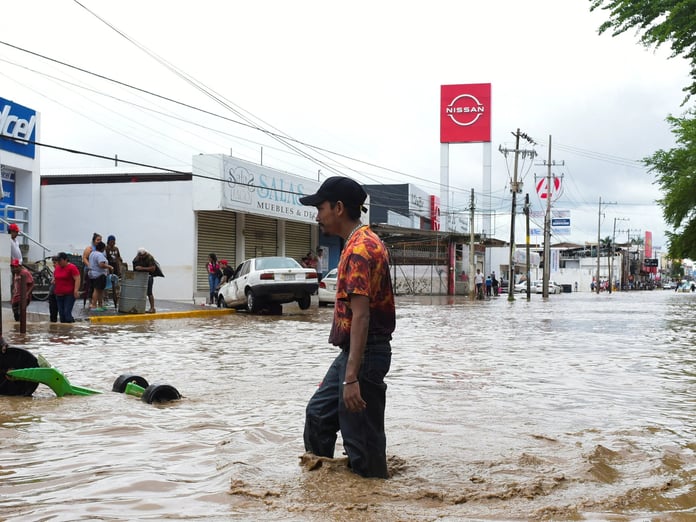 Meksika'da selden ölenlerin sayısı 76'ya yükseldi