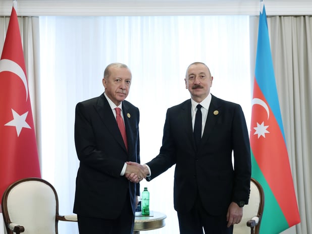 Aliyev: "Karabağ Zaferi'nde Cumhurbaşkanı Erdoğan'ın desteği güç verdi"