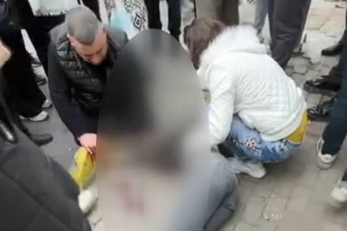 Fatih'te okul önünde dehşet: Boşanma aşamasındaki eşini katletti