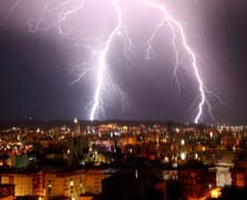 Ruanda’da yıldırım faciası: Yağmurdan kaçan 9 çiftçi hayatını kaybetti