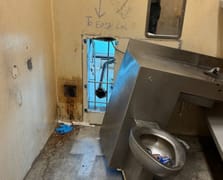 10 mahkum, hücredeki tuvaleti sökerek hapishaneden firar etti