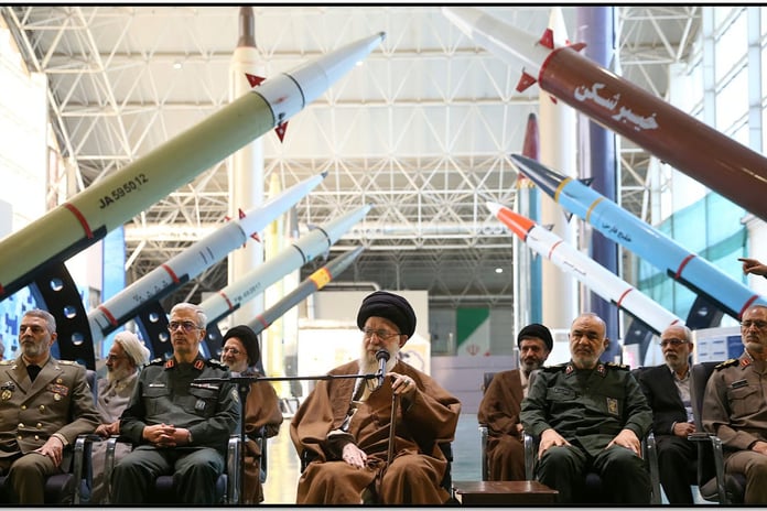 ABD ve İsrail tehditlerine karşı İran askeri hazırlıklarını artırıyor