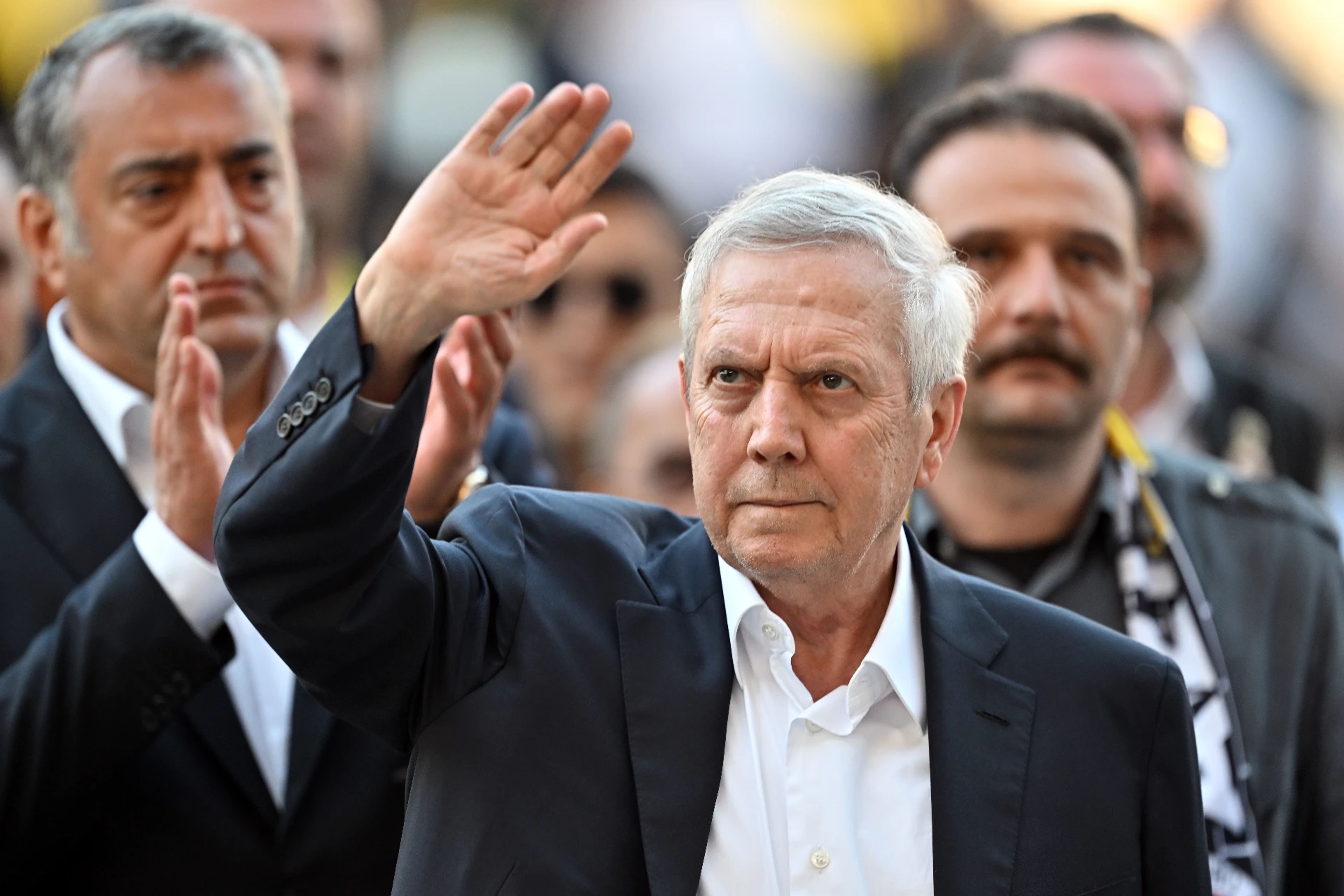 Yeni liderlerin cesaretlendirilmesi