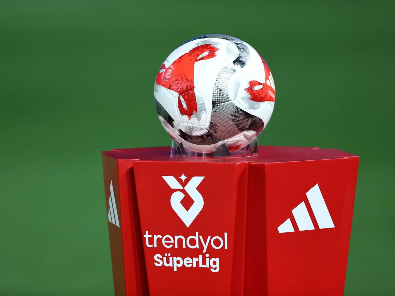 Süper Lig'de yeni sezonun derbileri ve kuralları açıklandı