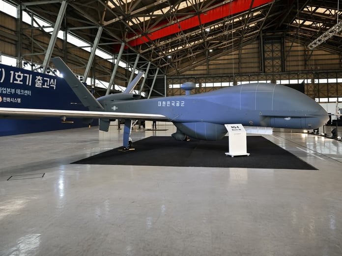 Güney Kore yerli MUAV insansız hava aracının ilk seri üretim modelini tanıttı