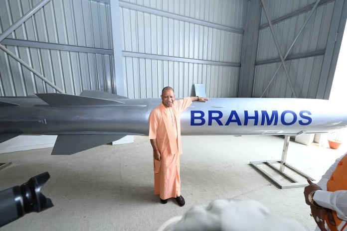 Hindistan yeni BrahMos füze fabrikasını hizmete açtı