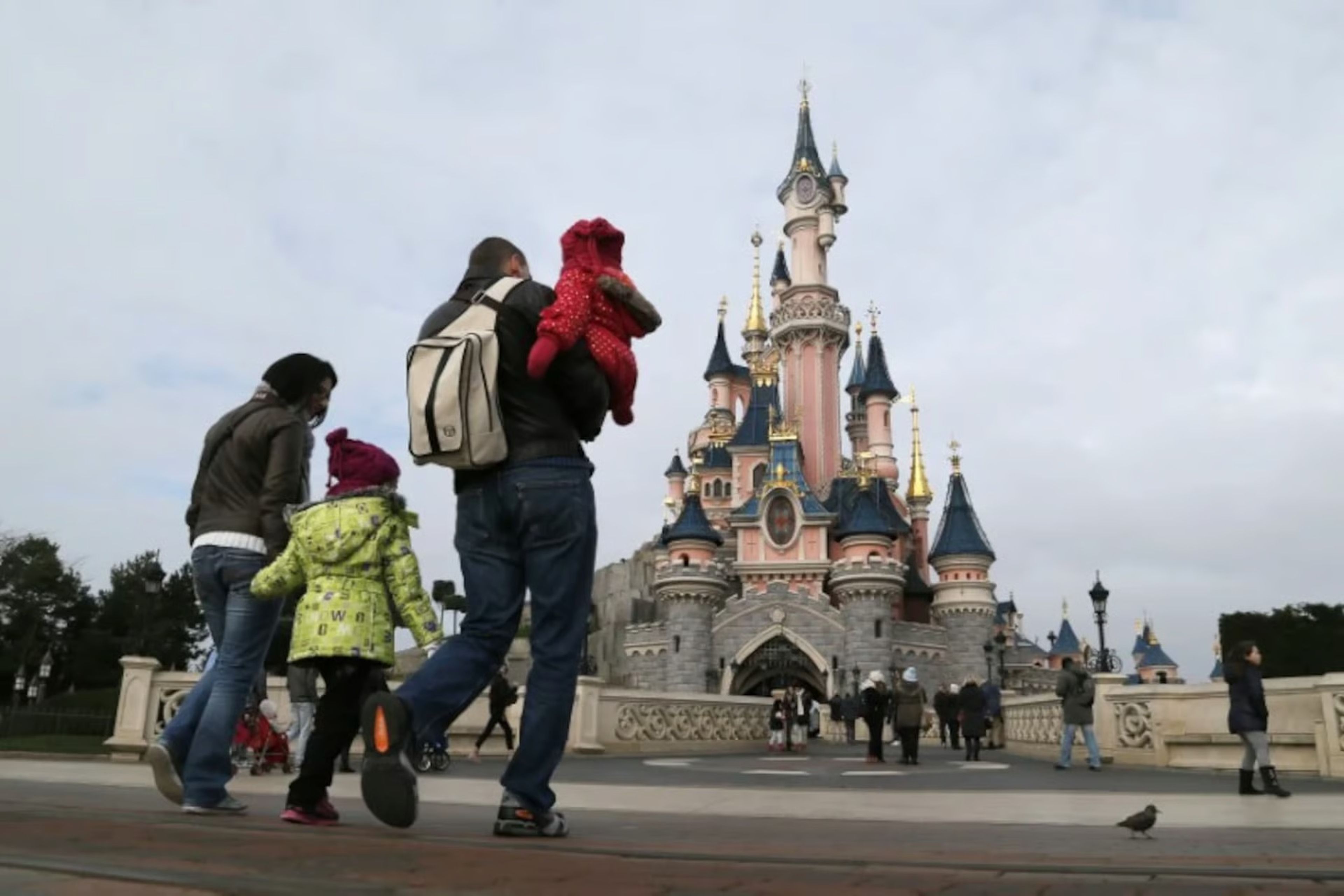 Disneyland Paris 34 yılda Disney'e kazanç getirmedi