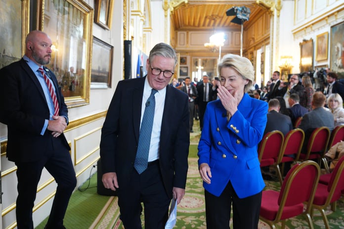 AB ve İngiltere arasında savunma ortaklığı anlaşması