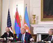 Azerbaycan ve Ermenistan Trump'ın Ev Sahipliğinde Barış Anlaşmasını Parafladı