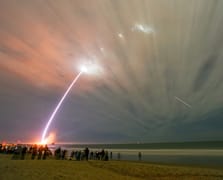 Jeff Bezos: 10 yıl içinde uzaya dev veri merkezleri kurulacak