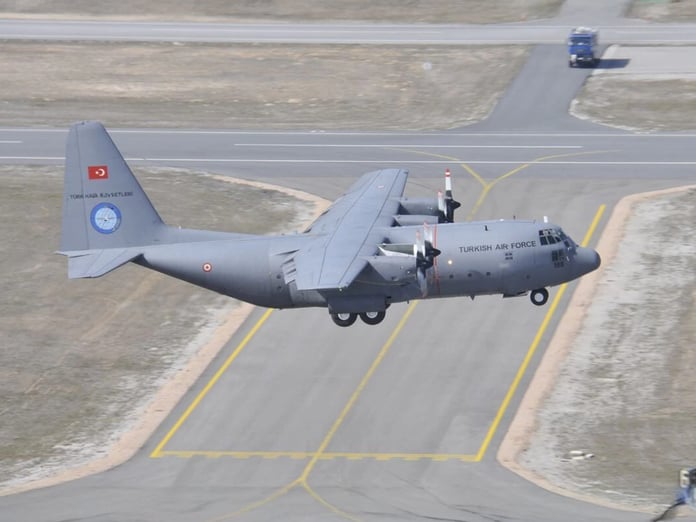 Azerbaycan’dan kalkan askerî kargo uçağı Gürcistan sınırında düştü