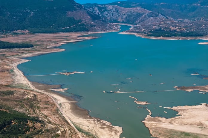 İzmir'in can damarı kuruyor: Tahtalı Barajı'nda doluluk oranı yüzde 10'a düştü