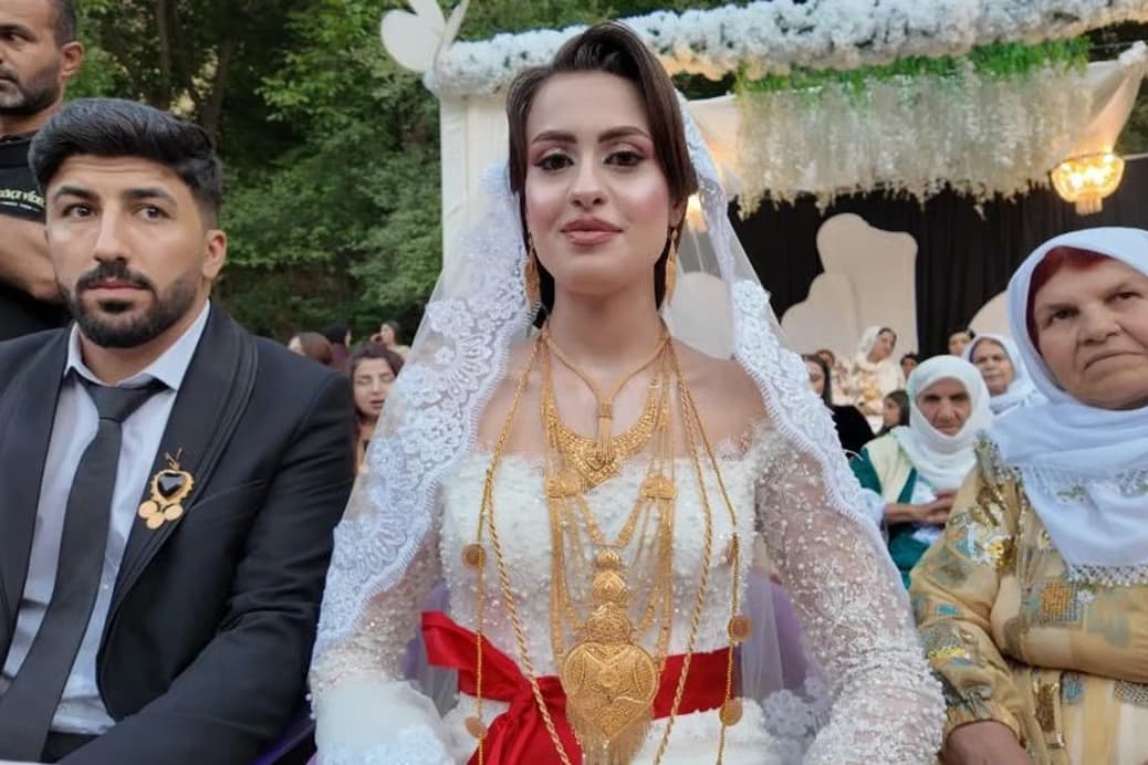 Şırnak'ta takı rekoru kıran düğün: 35 koyun kesildi, milyonlar havada uçuştu
