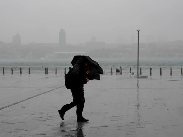 Fırtına ve sağanak alarmı! BUDO seferlerini iptal etti 