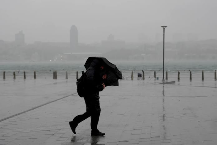 Fırtına ve sağanak alarmı! BUDO seferlerini iptal etti 