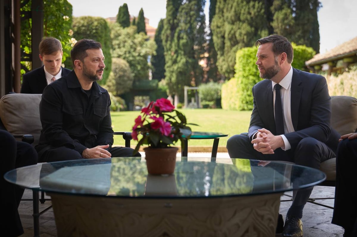 Ukrayna Devlet Başkanı Zelenskiy ve ABD Başkan Yardımcısı Vance