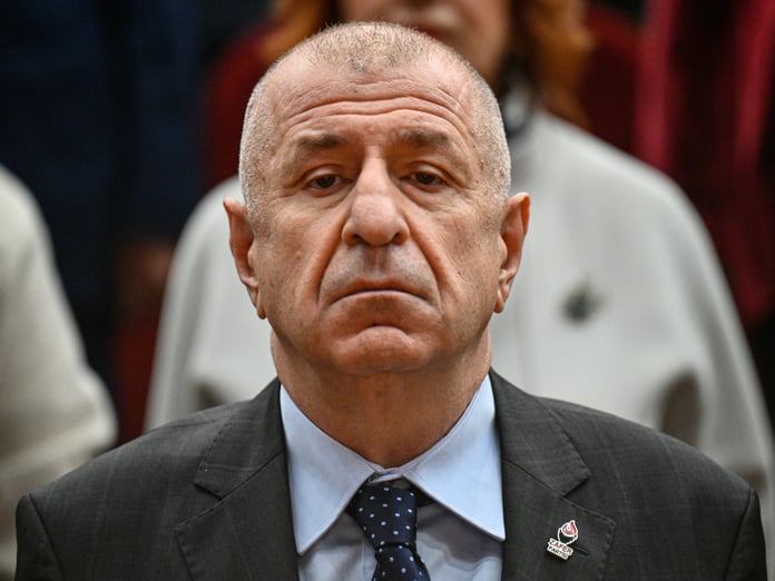 Ümit Özdağ tahliye edildi