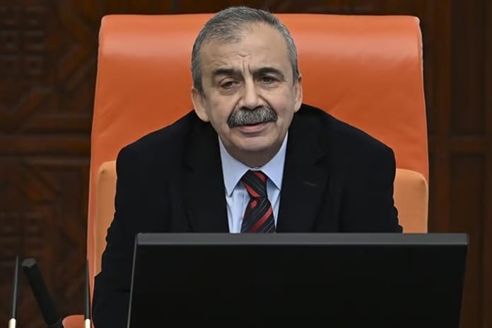 Sırrı Süreyya Önder’in ardından siyaset dünyasından peş peşe mesajlar