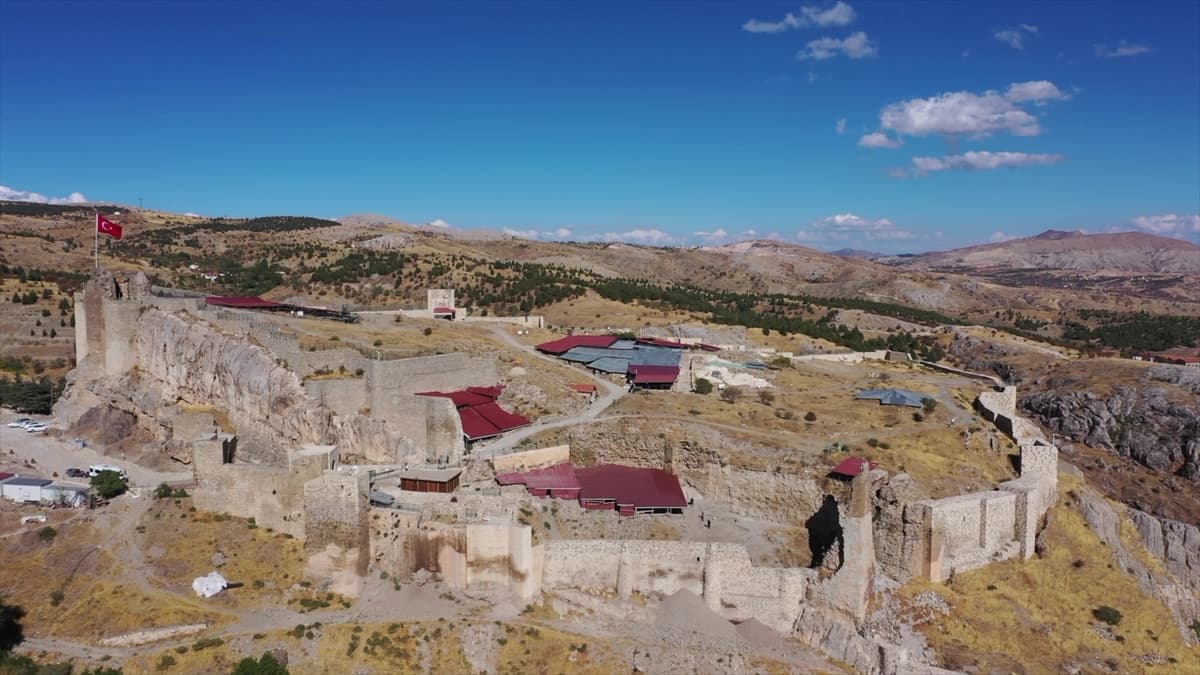 Harput Kalesi'ndeki Roma Dönemine ait gizli geçidin restorasyonu tamamlandı