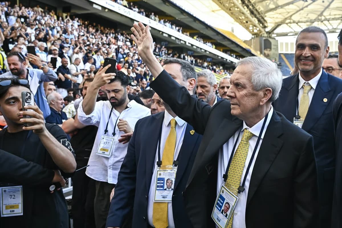 Aziz Yıldırım 8 yıl sonra yeniden başkan