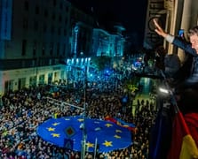 Romanya’da cumhurbaşkanlığı seçimini bağımsız aday Dan kazandı