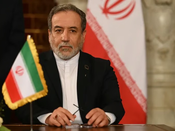 İran 3 Avrupa ülkesini protesto için Büyükelçilerini geri çağırdı