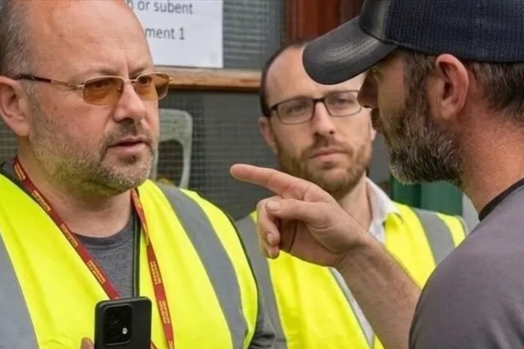 Dublin’de Türk mescidine ırkçı saldırı