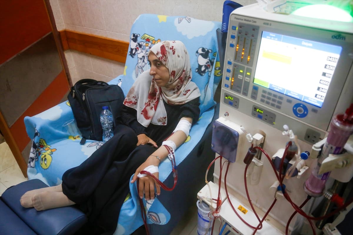Gazze'de diyaliz hastaları açlıkla mücadele ediyor