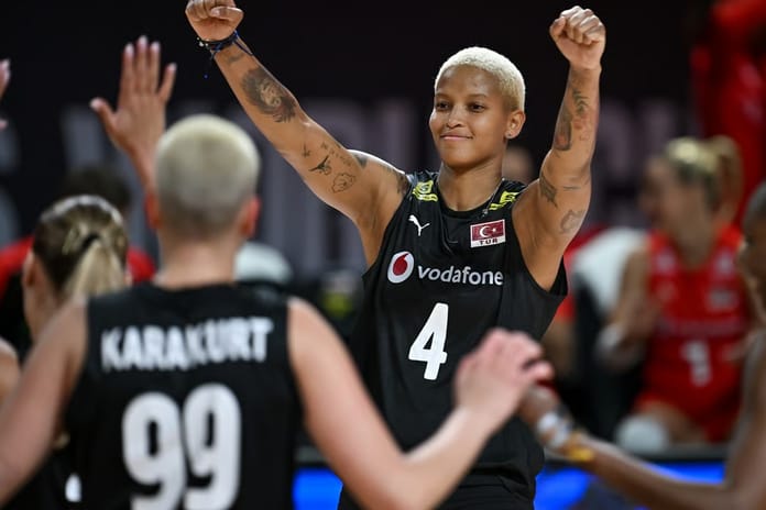 A Milli Kadın Voleybol Takımı, Dünya Şampiyonası'nda grup liderliği için Kanada karşısına çıkıyor