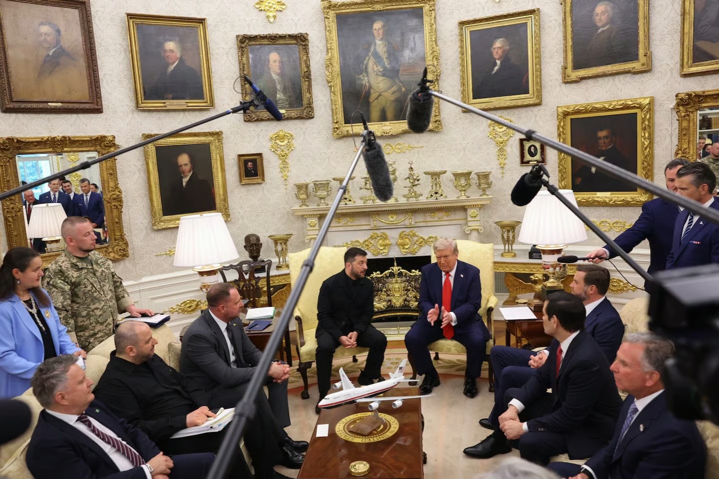 U.S. and Europe Craft Ukraine Security Guarantees 