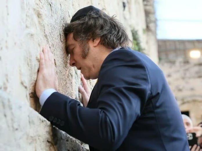 Siyonizme verdiği destek Milei'yi zora soktu: Güven oyu yüzde 30'un altına indi