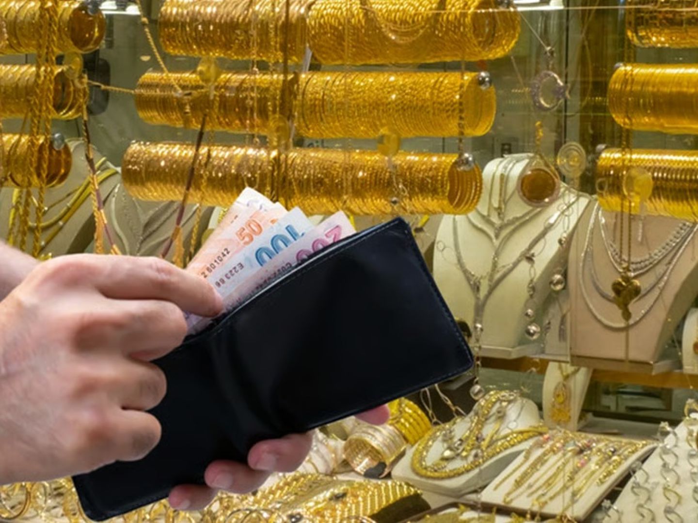 Altın almak için evini satmıştı: Zararı belli oldu!