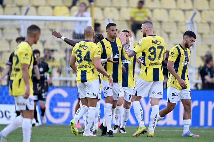 Kadıköy'de Fenerbahçe hakimiyeti