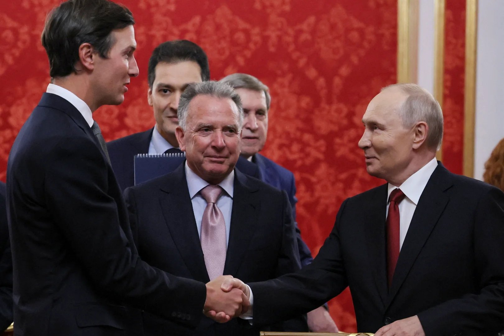 US Eyes Russian Oil Deals in Ukraine Peace Talks