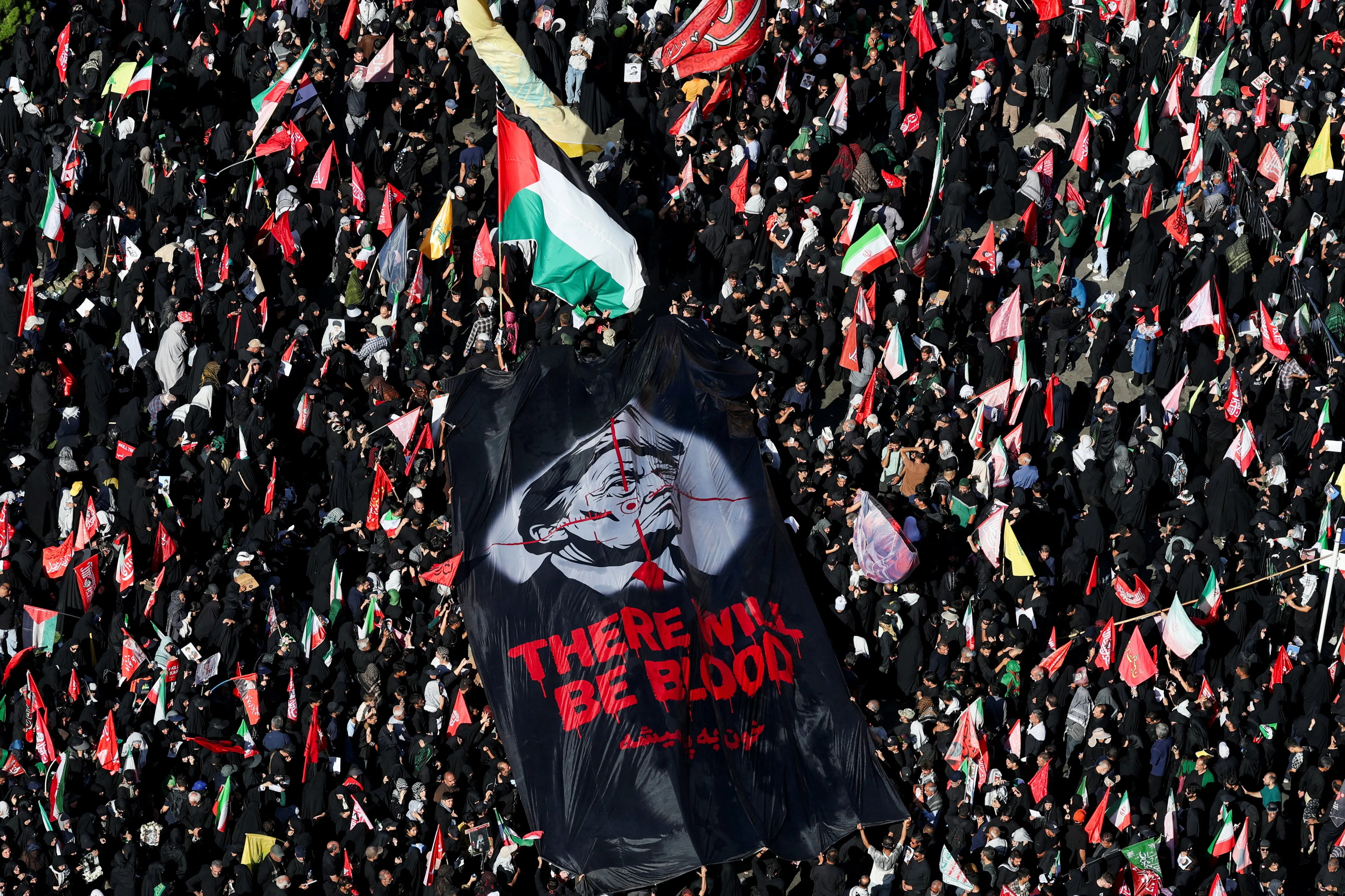 Trump Orders Extreme Strikes on Iran If Assassinated